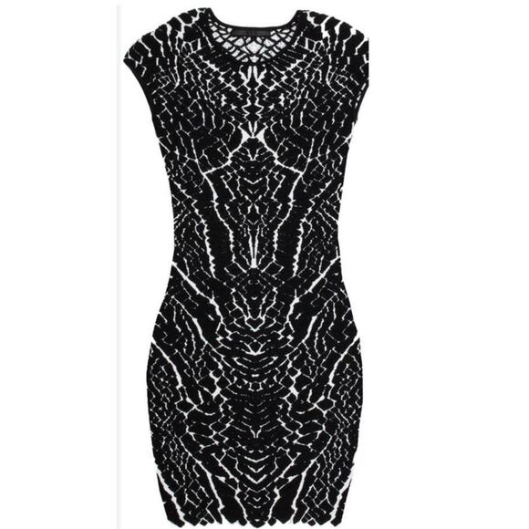 EUC RVN alligator reptile print dress sz: M - Picture 4 of 10